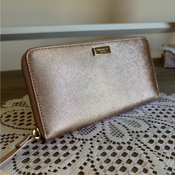 Kate Spade Neda Laurel Way Rose Gold Wallet - Picture 1 of 7